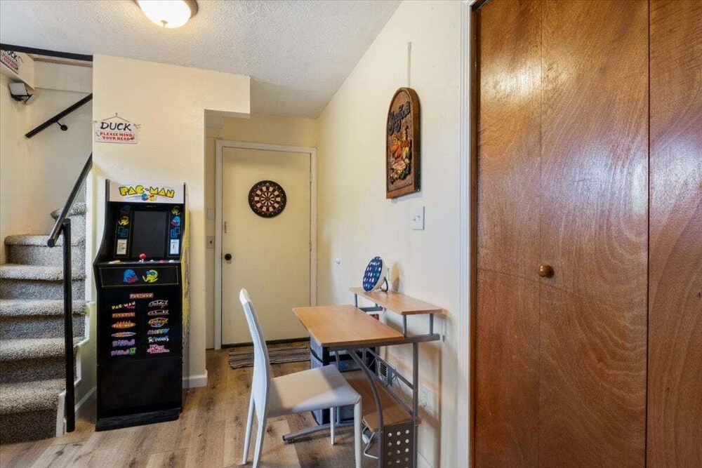 Lakefront Home, Private Dock + Kayaks,arcade Games, Pet Friendly