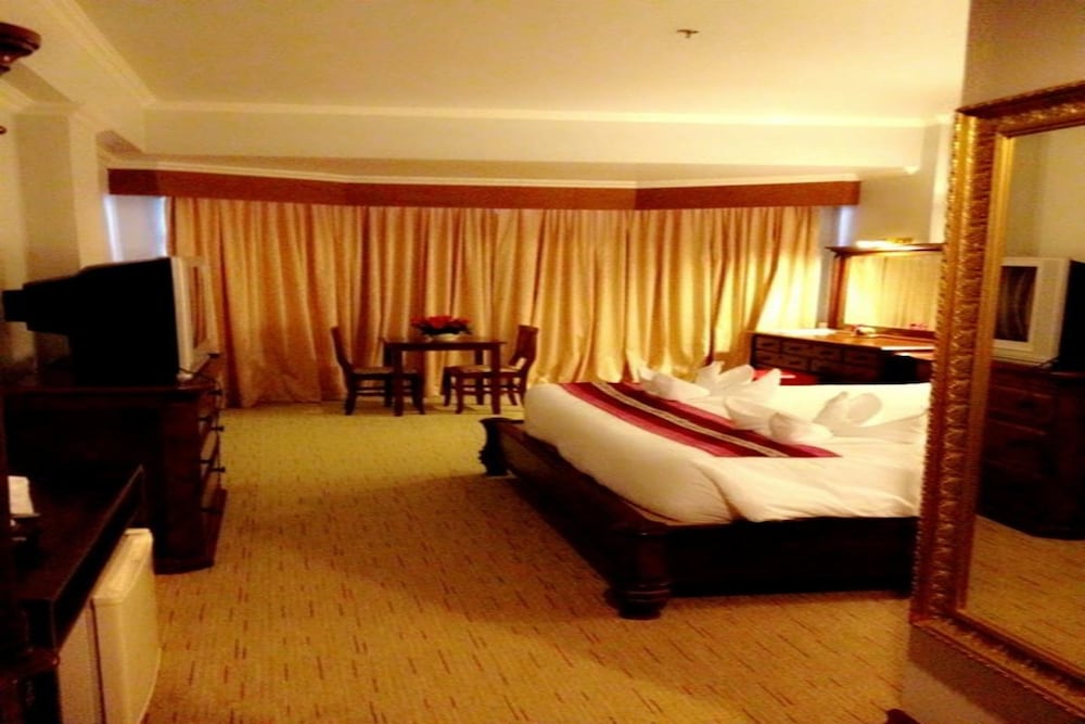 Thepnakorn Hotel