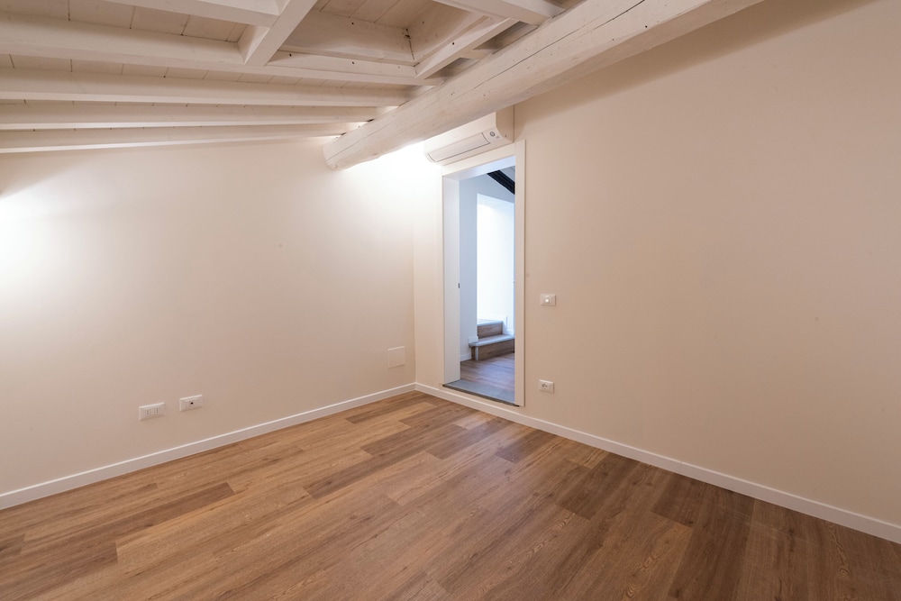 Salutati Apartments by MMega