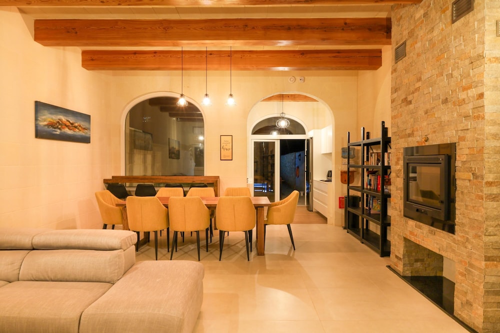 Solaris Gozitan Villa With Pool Gozo