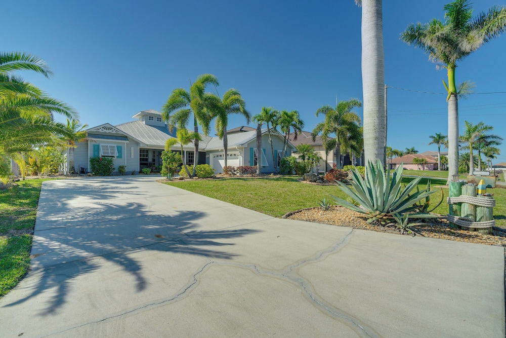 Dock & Pool: Canal-front Cape Coral Oasis!