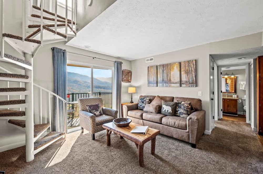 Sleeps 6 Mountain Views Shared Resort Amenities