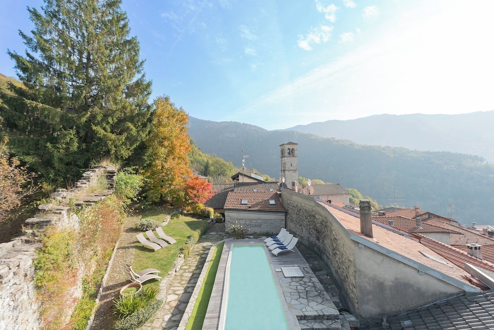 Villa Torre di Palanzo With Magnificent View by Rent all Como