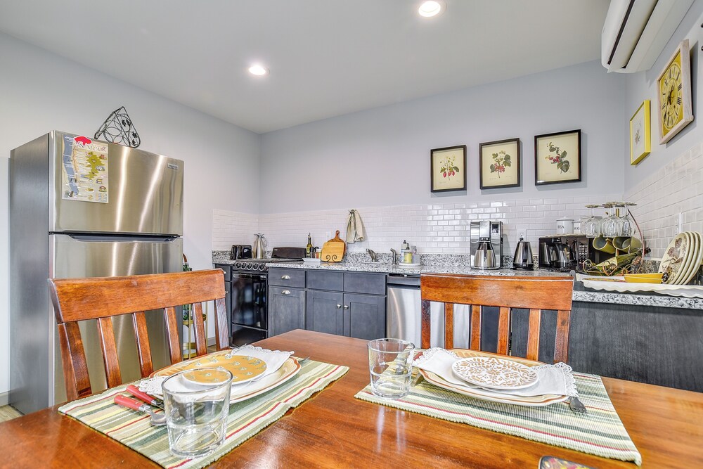 Seneca Lake Wine Trail Studio w/ Water View!