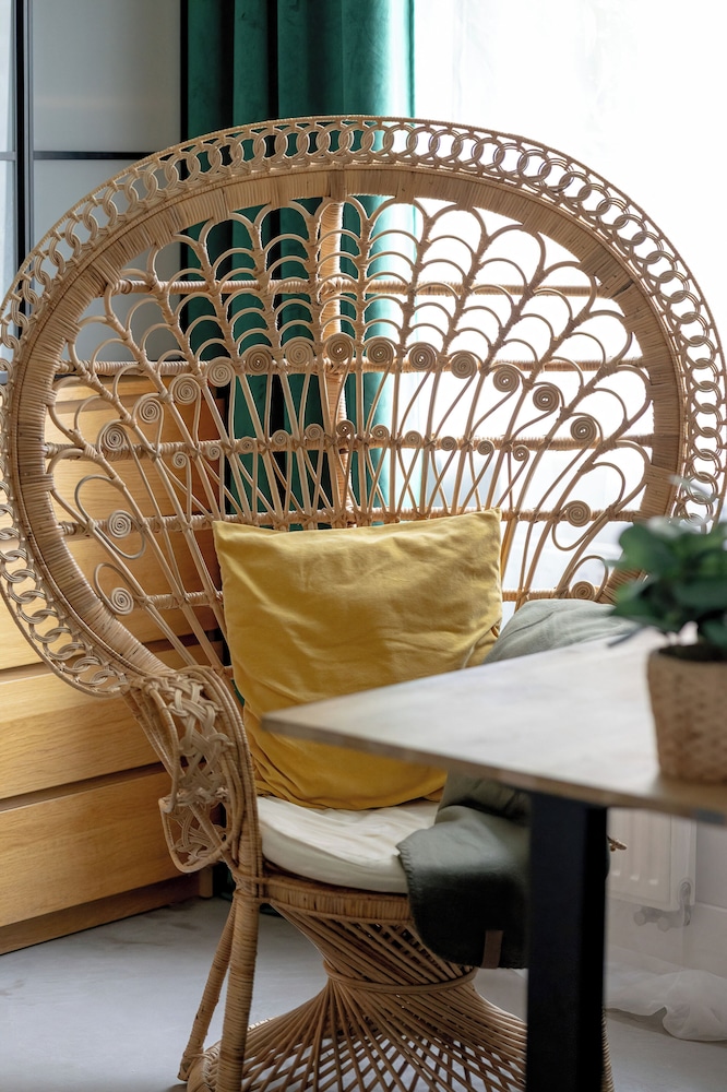 Cosy Apartment With Garden by Renters view 2