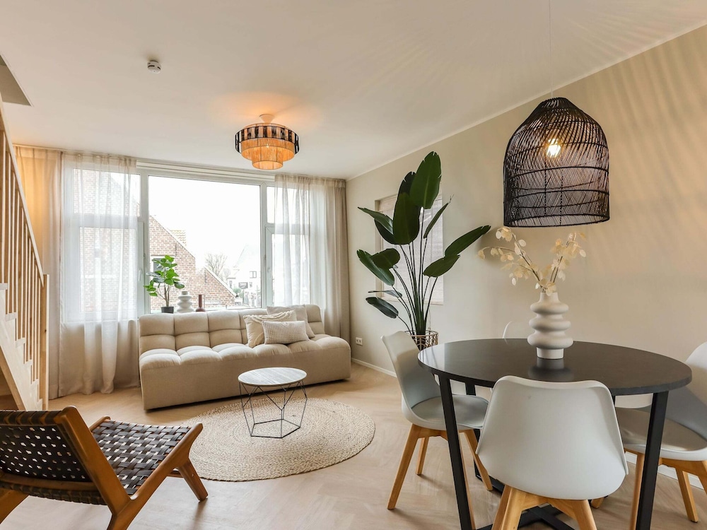 Suite in Vrouwenpolder Near North Sea Beach