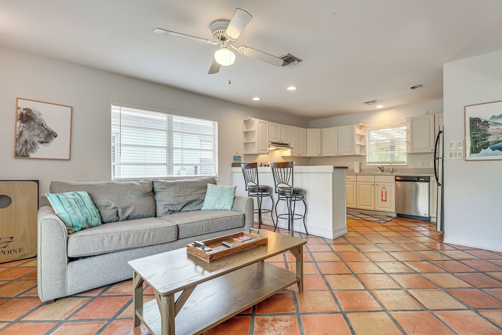 < 1 Mi to Las Olas Boulevard: Cozy Retreat w/ Yard