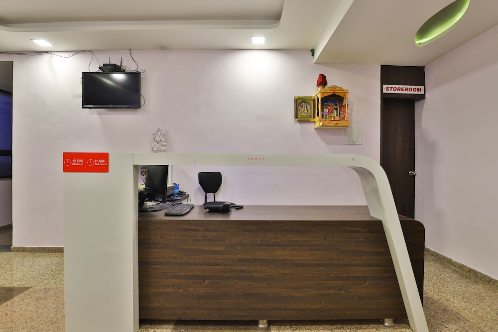 OYO 28444 Hotel Ab Apple view 2