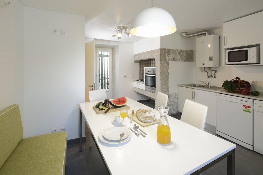 Bairro Alto Apartments by linc