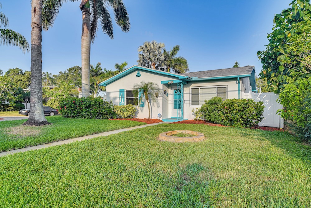 Lovely St Pete Beach Cottage, Walk to Beach & Town view 5