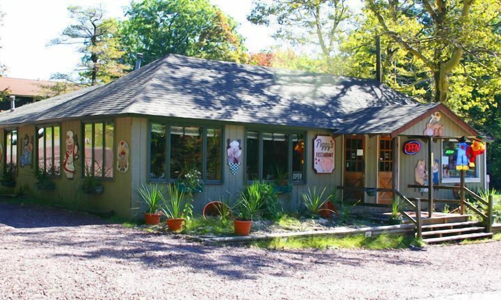 Lake Harmony Inn