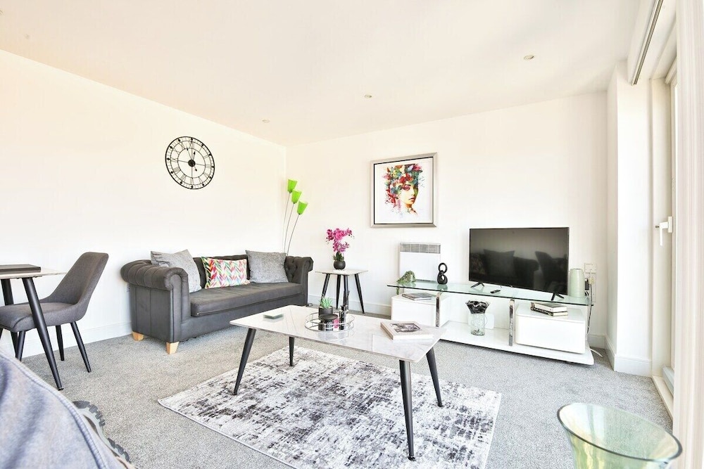 Just Stay Wales Beautiful 1 Bed Flat - Marina View