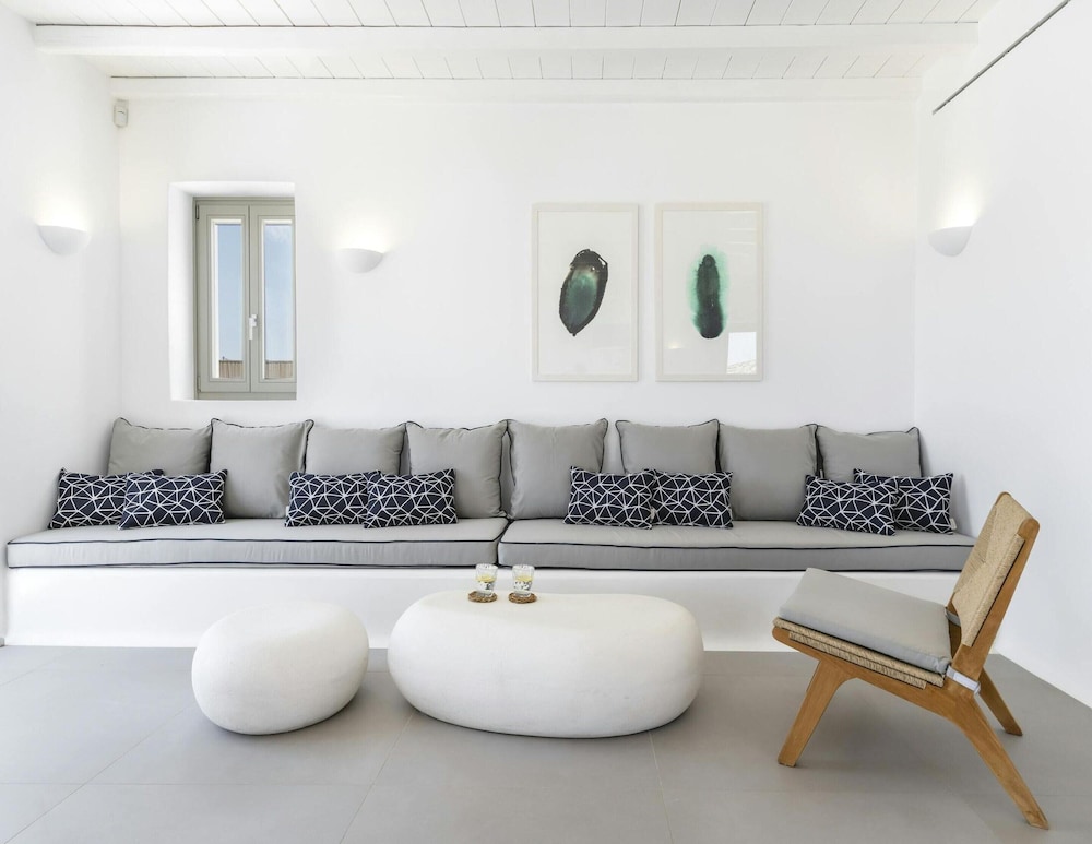 Pristine Villa With Swimming Pool