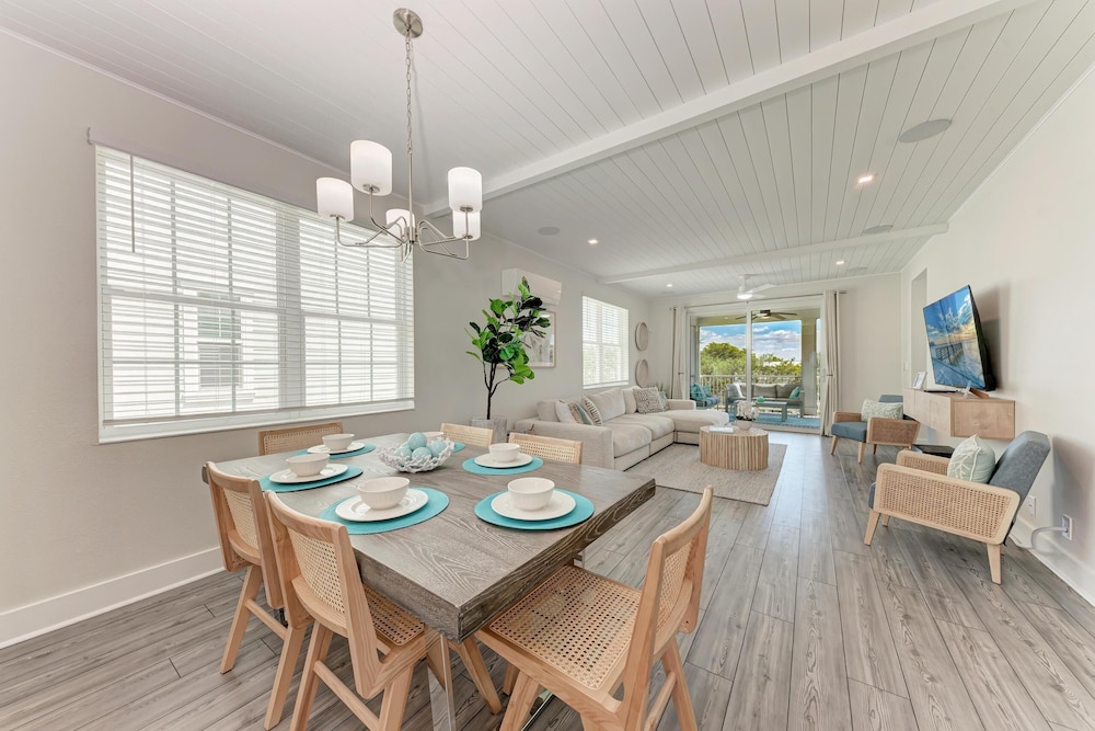Sweet & Salty Beach House 3 Bedroom Home