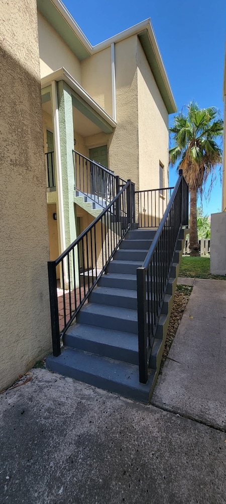 2 Levels Pool Near Beach 2 Patios 2 Bedroom Apts