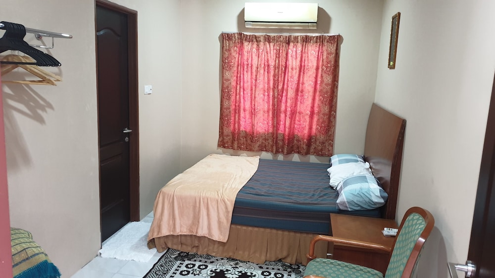 4 Bedroom Bungalow With Private Pool photo 6