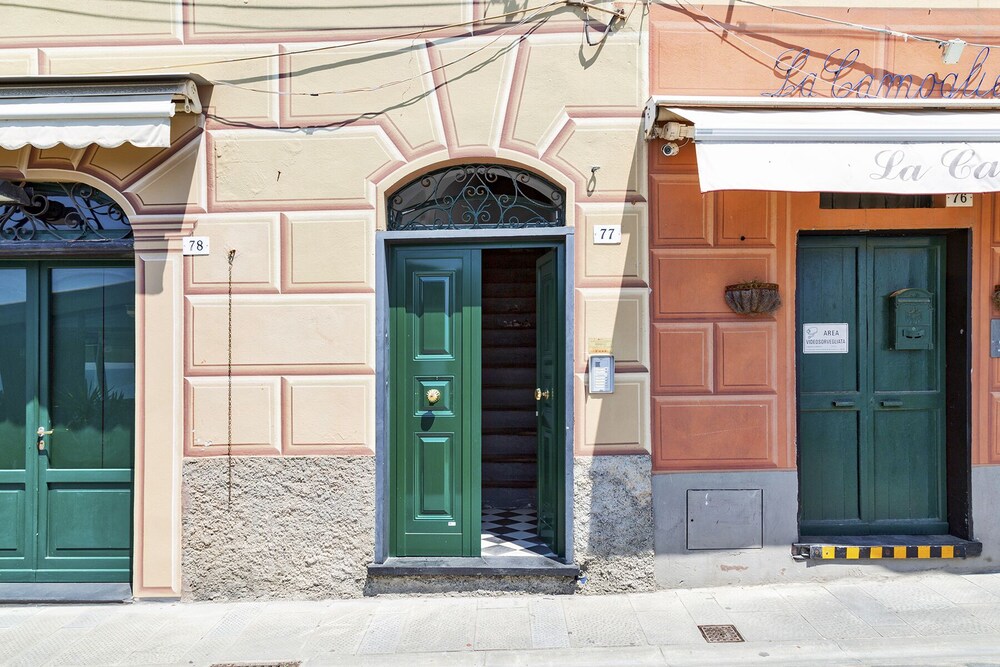 Il Mare di Camogli da un oblò