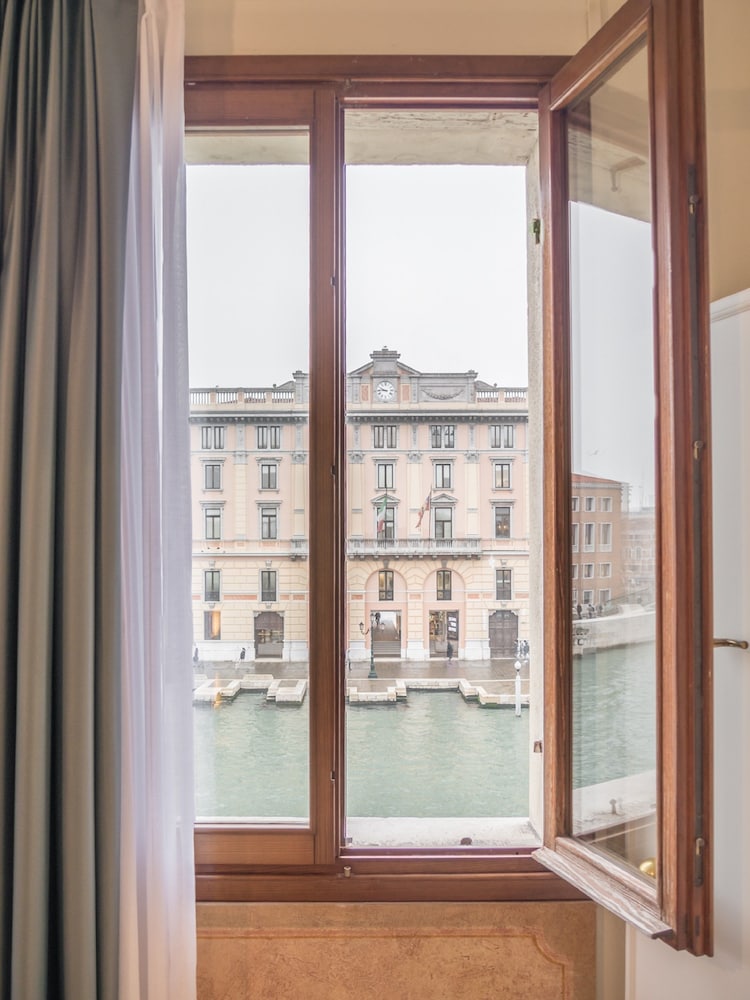Grand Canal Suites