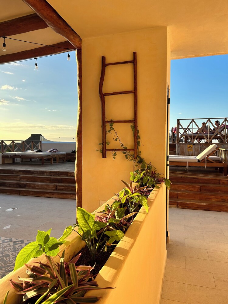 SUNSTEPS CASA HOLBOX