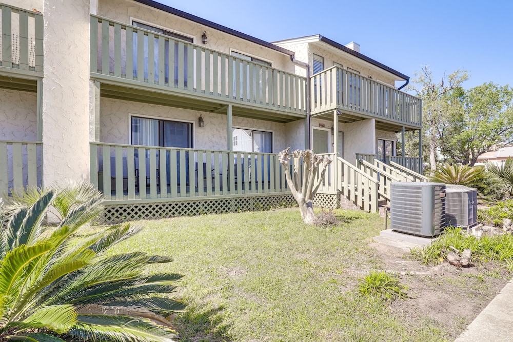 Bright & Airy Myrtle Beach Condo: 1 Block to Ocean view 2
