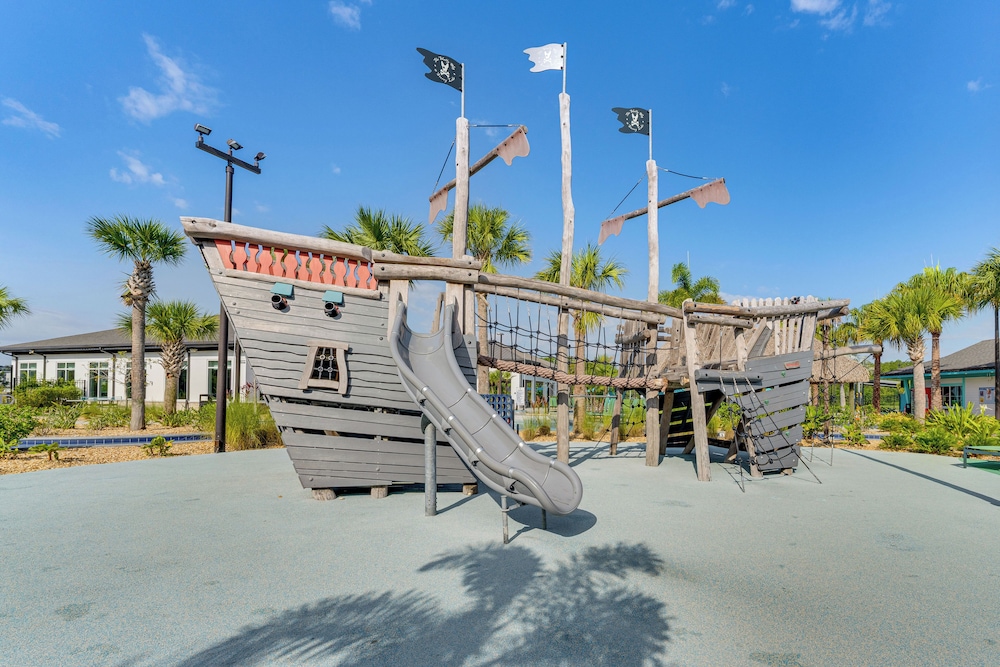 4 Mi to Old Town: Kissimmee Resort Home