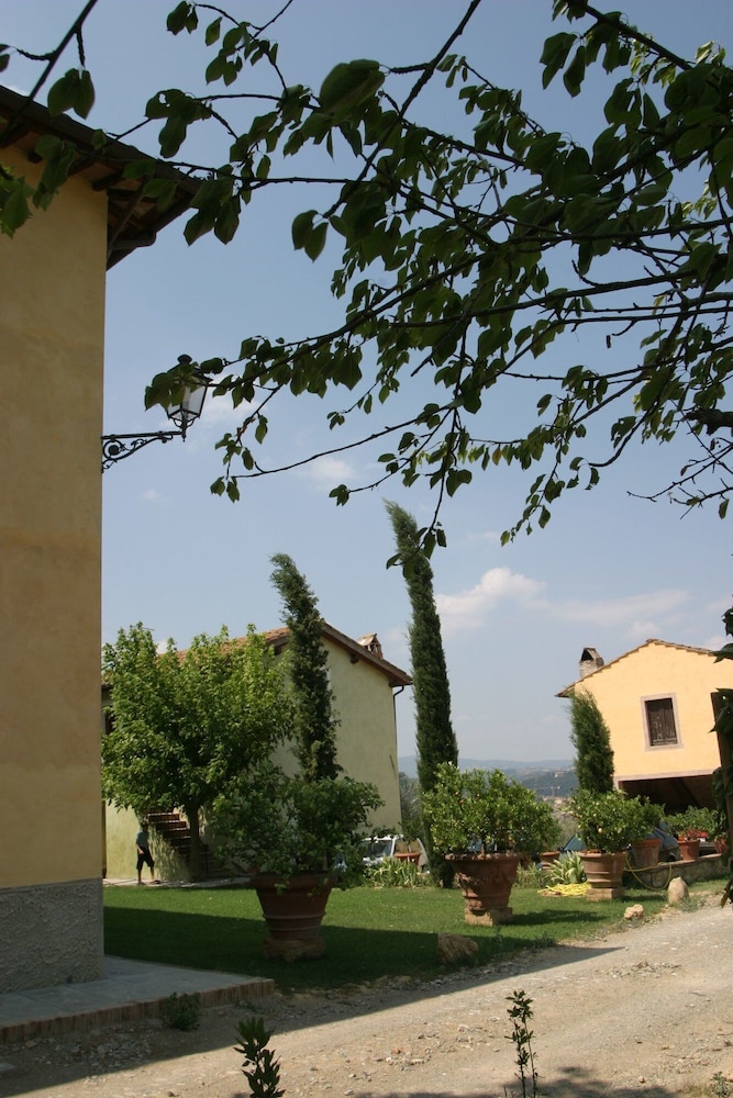 Tenuta Il Tresto - Iris view 3
