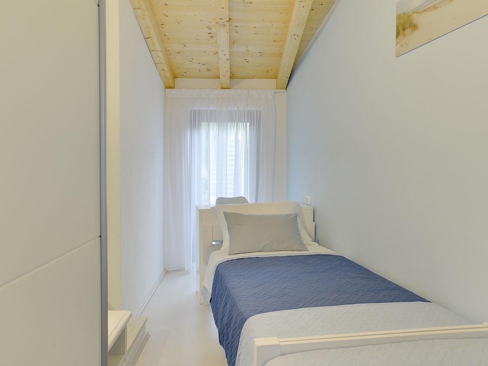 Detached House With Private Pool Near the Coast view 4