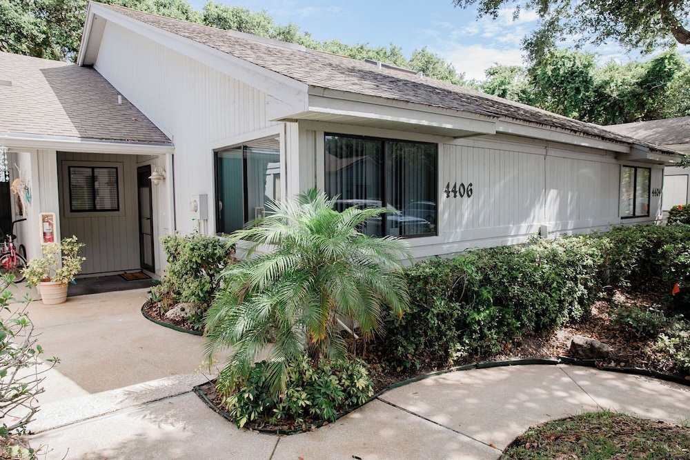 Sea Woods Villa 4406