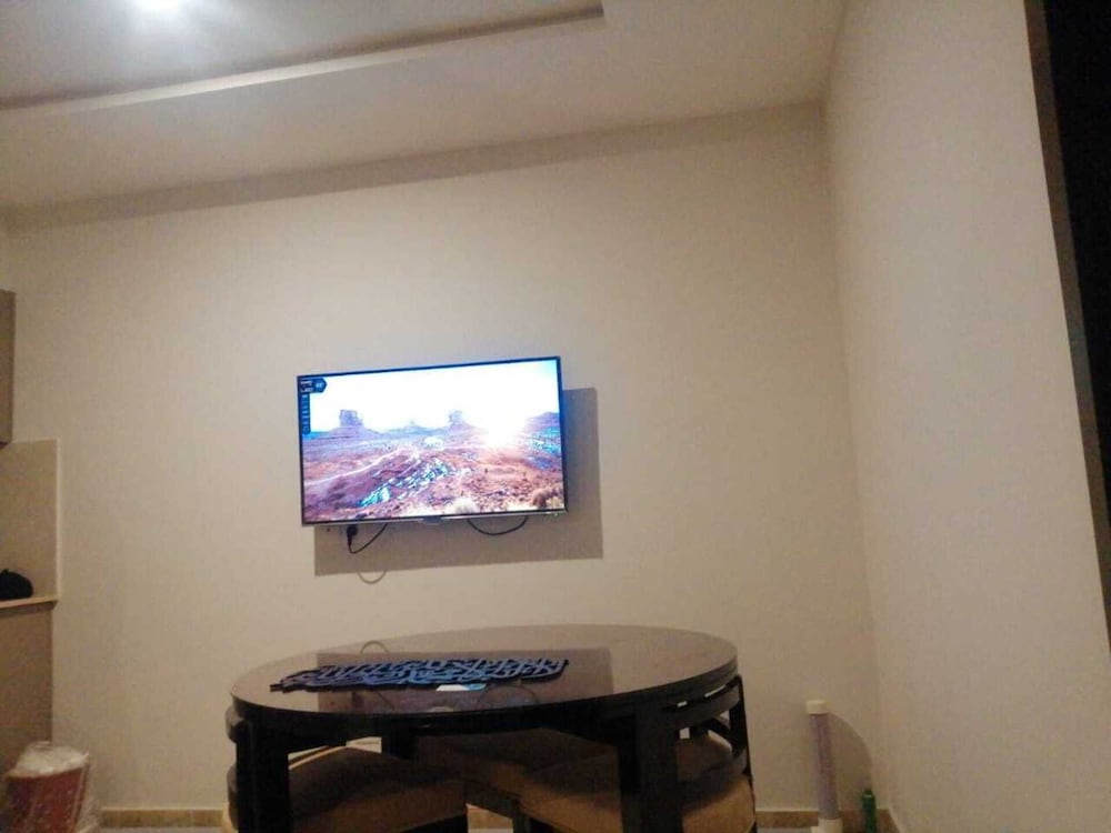 Captivating 1-bed Apartment Fully Furnished view 3