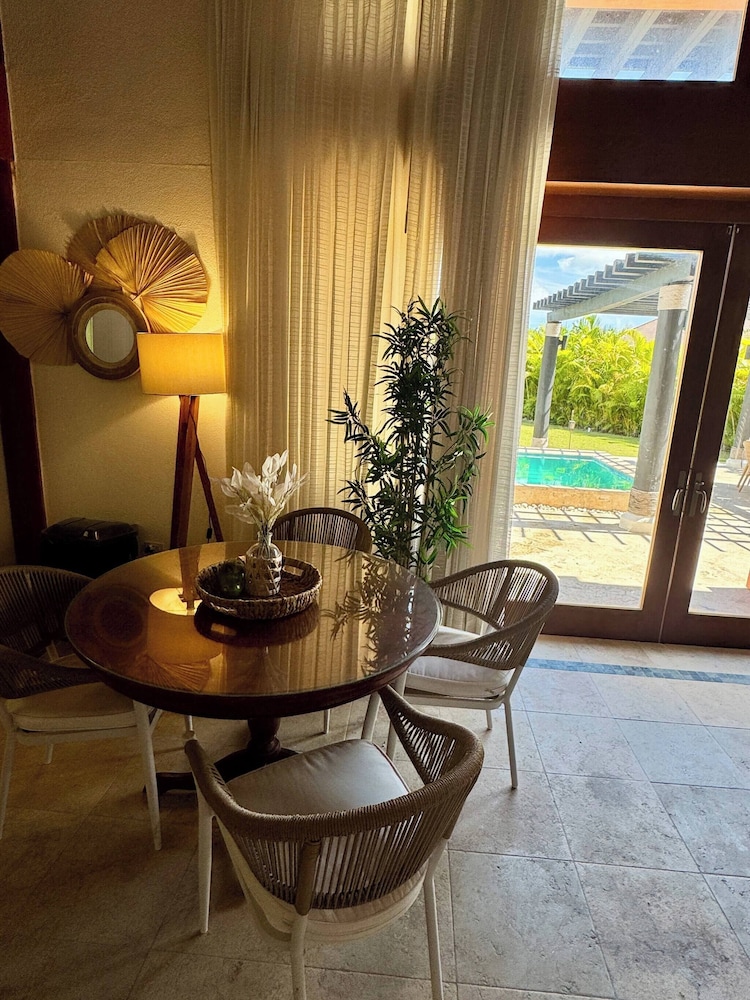 Luxurious Punta Cana Villa With Private Pool & Beach Access