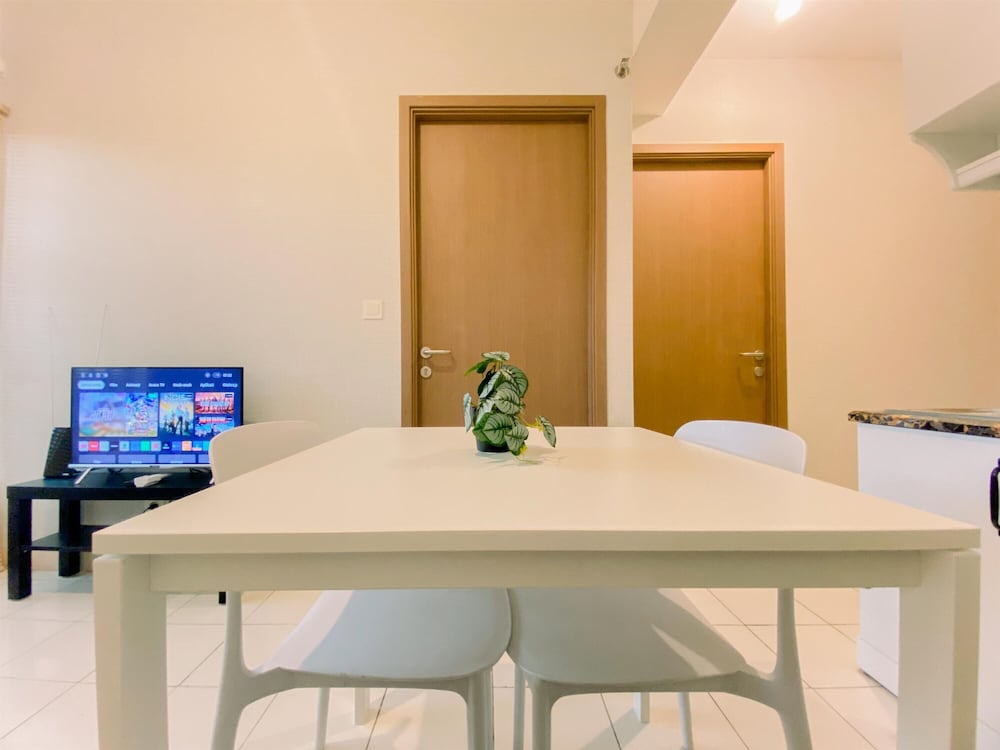Good and Homey 2BR Apartment Podomoro Golf View
