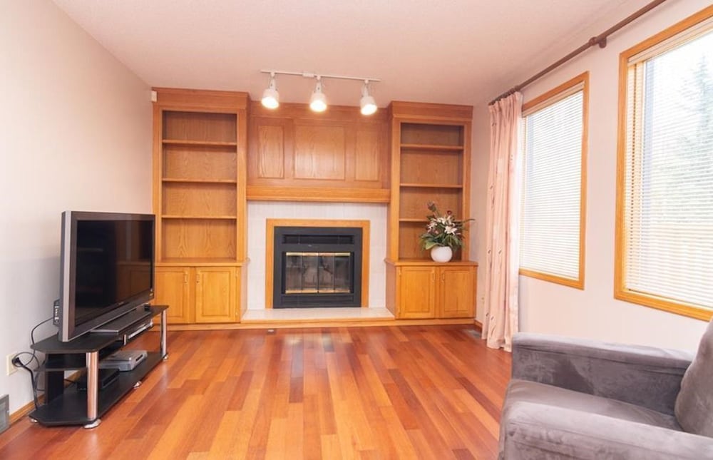Calgary Hawkwood service resident view 5