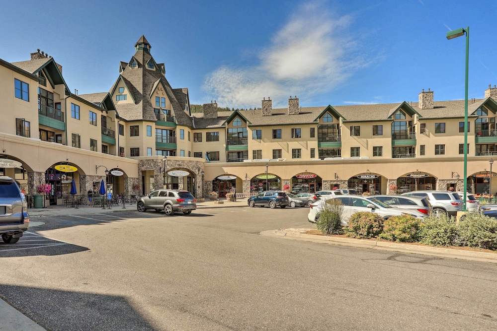 Lavish Escape - 3 Mi From Beaver Creek Resort! view 3
