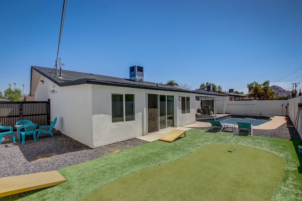 Family Retreat By Old Town w Pool