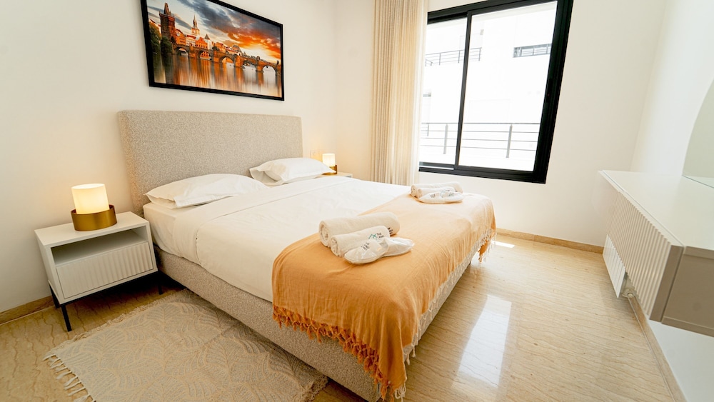 New Central and Luxury In Jardin de Carthage