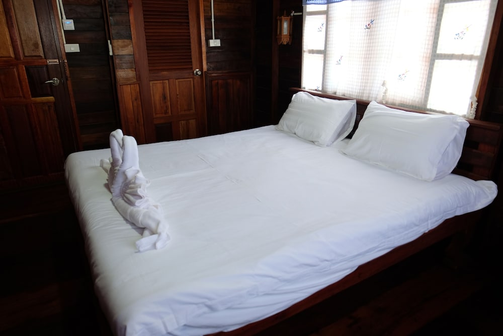 Baan Kun Tuad Ko Si Chang