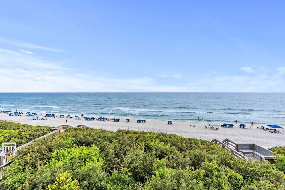Grovey by the Sea by Avantstay Oceanfront, Private Beach, Pool Access