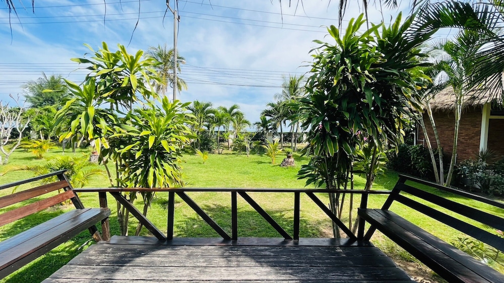Suan Bankrut Beach Resort