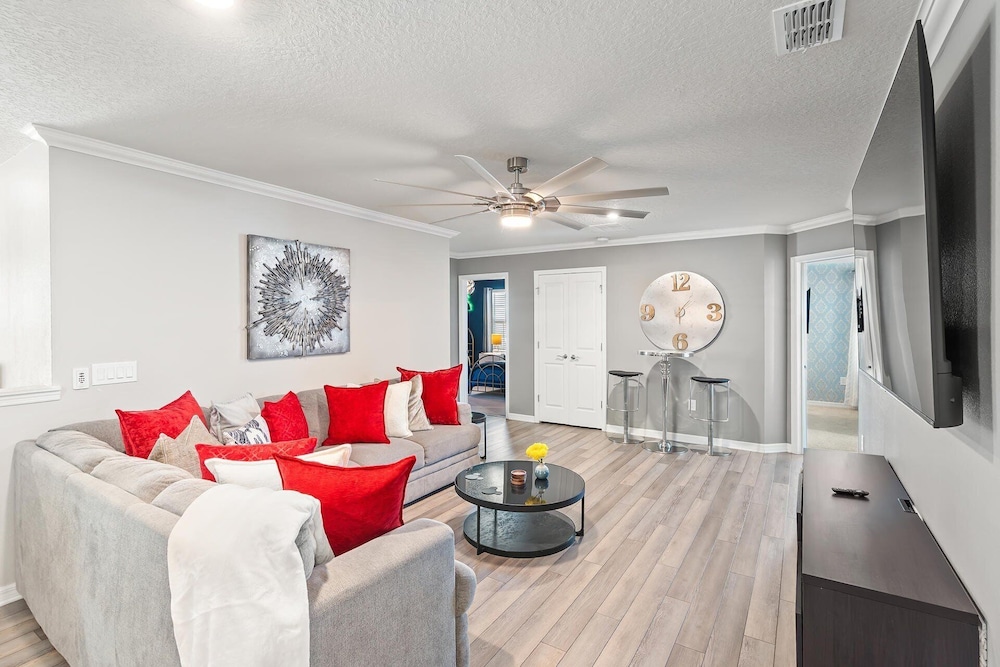 Windsor Island Resort 10 Bedroom Themed Private Home with Pool+Spa & Resort Amenity Access 10 Home