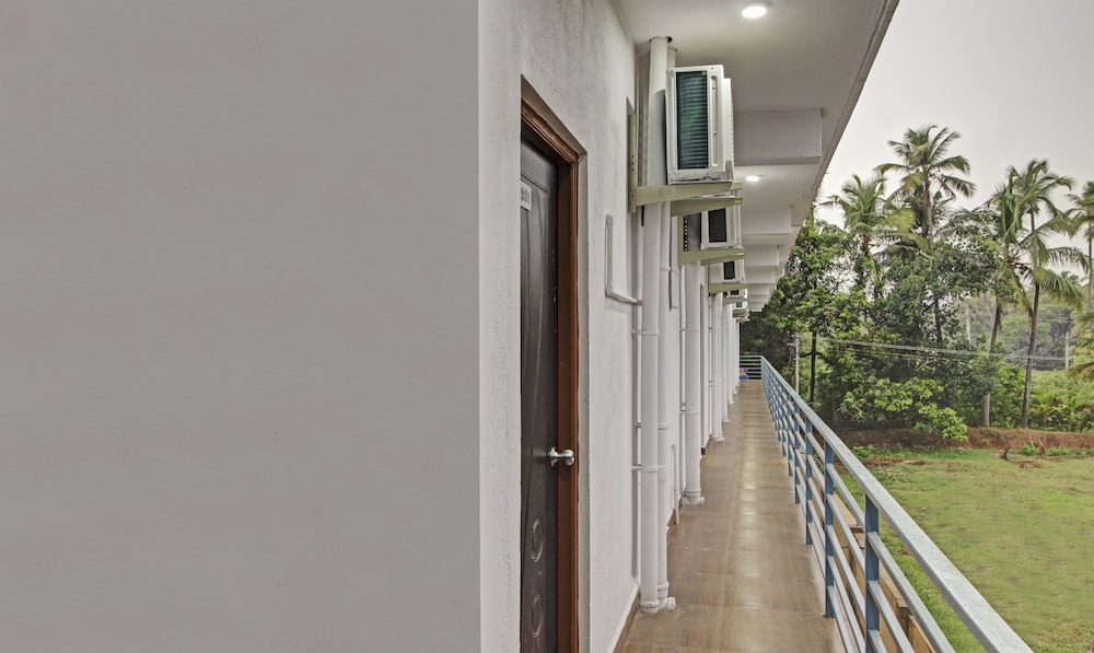 Itsy Hotels La Prince Residency view 2