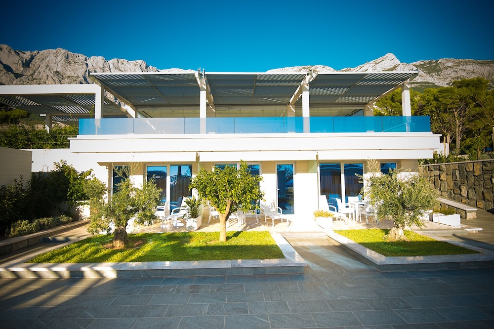Poseidon Mobile Home Resort - Campsite
