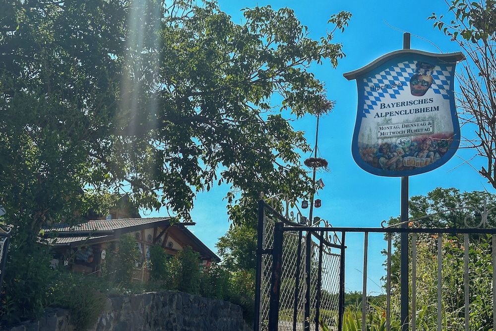 Nora Guest House