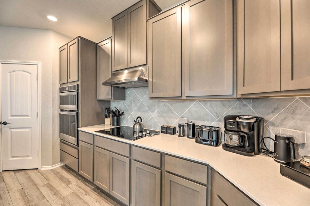 Charming Home Near Austin w/ Grill & Porch! - Image 4