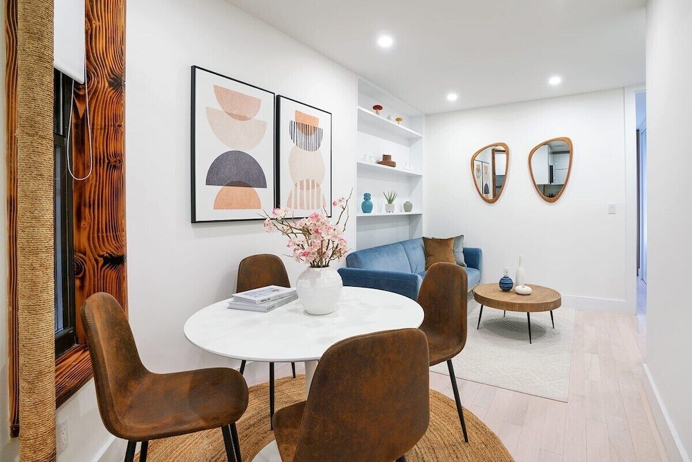 48 Midtown West Apt
