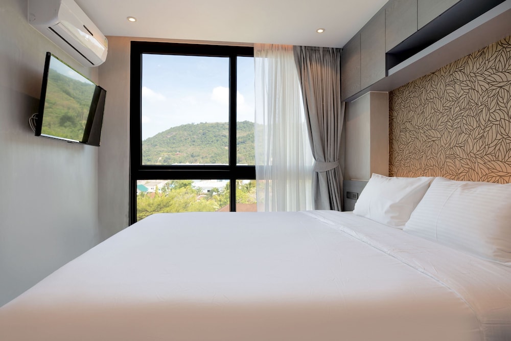 Tropical Hill Views Citygate Suite D609 view 5