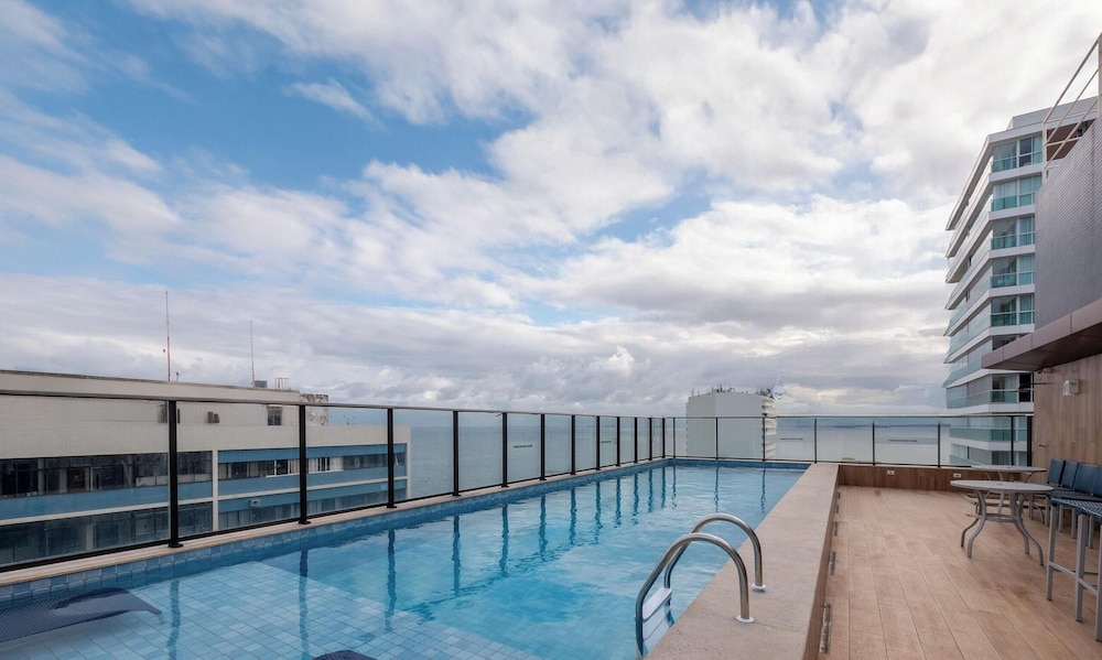 Apts 120 m From Barra Beach With Pool and gym in the Building - Esbs