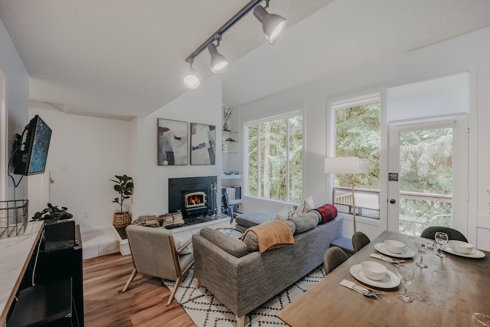 Snowater Condo #42 - Wifi - Pets Ok