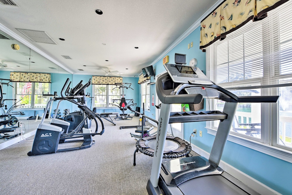 Condo w/ Amazing Amenities: 1 Mi to Beach! - Property Image 2