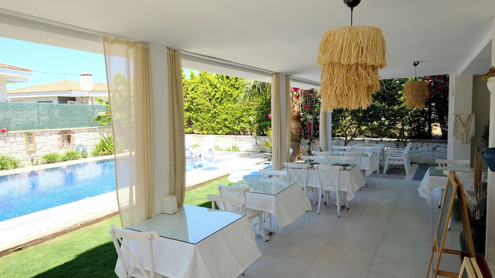 Lavinia Garden Alaçatı - Image 71