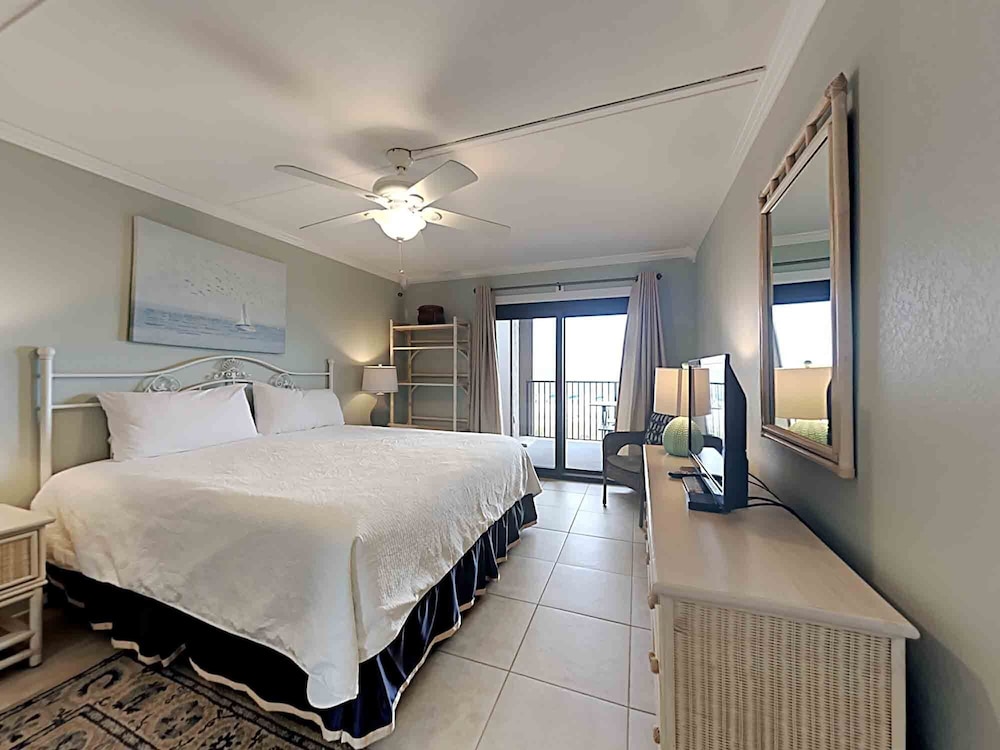 Ocean Breeze West by Southern Vacation Rentals